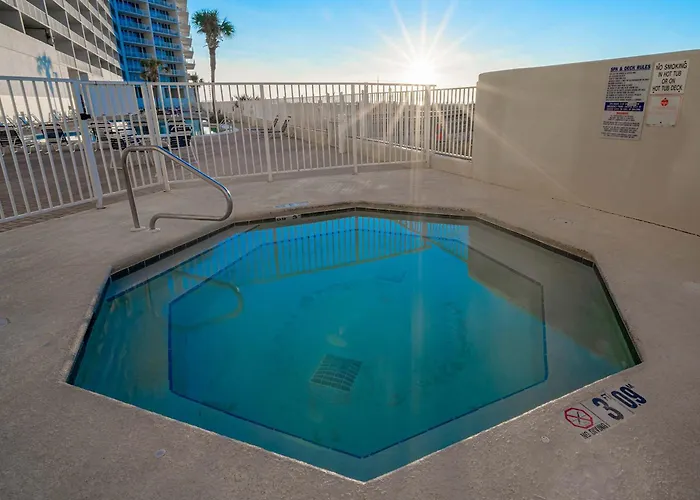 Gulf-front On The White With Shared Pools Hot Tubs Sauna & Gym